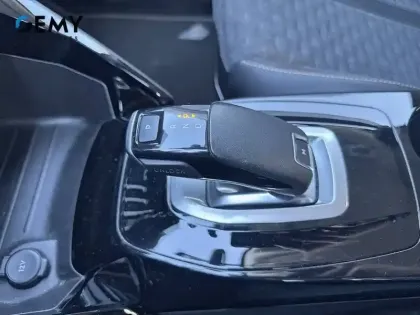 Photo 31 Peugeot 2008  BlueHDi 130 S&S EAT8