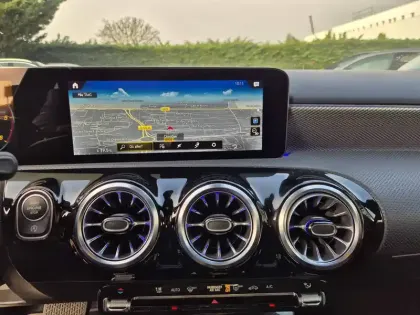 Photo 16 Mercedes Classe A  180 d 8G-DCT