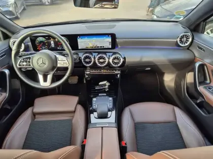 Photo 9 Mercedes Classe A  180 d 8G-DCT