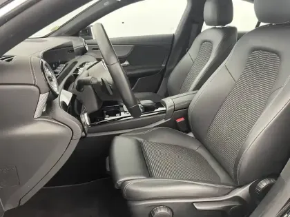 Photo 14 Mercedes CLA  Coupé 200 d 8G-DCT