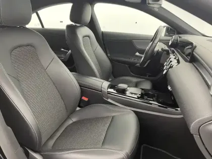 Photo 27 Mercedes CLA  Coupé 200 d 8G-DCT