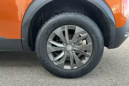 Photo 24 Peugeot 2008  PureTech 100 S&S BVM6