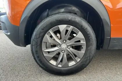 Photo 27 Peugeot 2008  PureTech 100 S&S BVM6