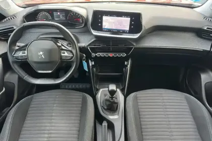 Photo 11 Peugeot 2008  PureTech 100 S&S BVM6