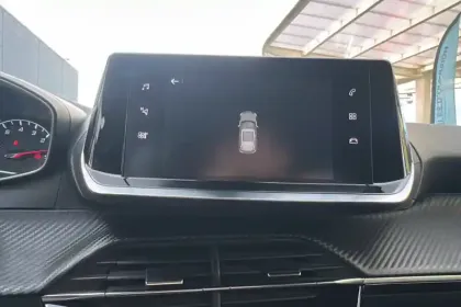 Photo 23 Peugeot 2008  PureTech 100 S&S BVM6