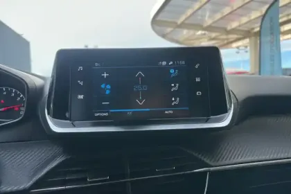 Photo 17 Peugeot 2008  PureTech 100 S&S BVM6