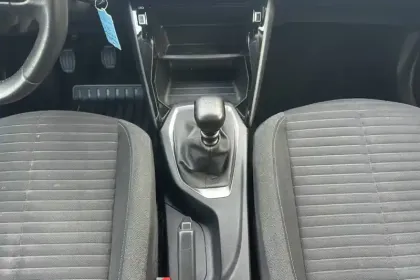 Photo 19 Peugeot 2008  PureTech 100 S&S BVM6