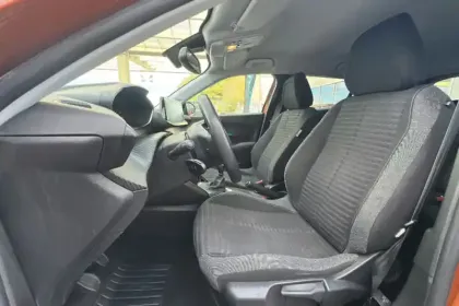 Photo 8 Peugeot 2008  PureTech 100 S&S BVM6