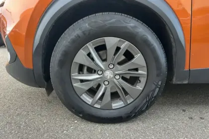 Photo 25 Peugeot 2008  PureTech 100 S&S BVM6