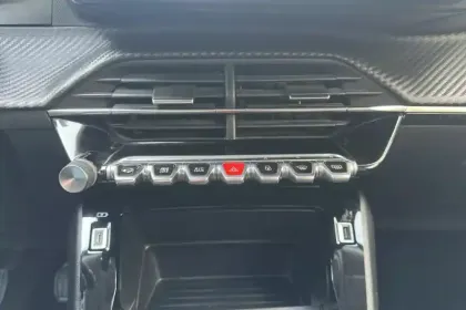 Photo 18 Peugeot 2008  PureTech 100 S&S BVM6