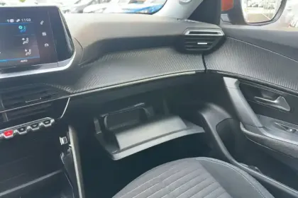 Photo 22 Peugeot 2008  PureTech 100 S&S BVM6