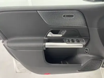 Photo 28 Mercedes Classe B  180 d 8G-DCT