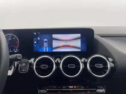 Photo 32 Mercedes Classe B  180 d 8G-DCT