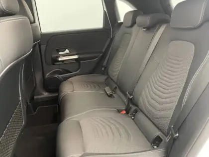 Photo 15 Mercedes Classe B  180 d 8G-DCT