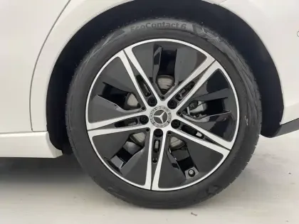 Photo 16 Mercedes Classe B  180 d 8G-DCT