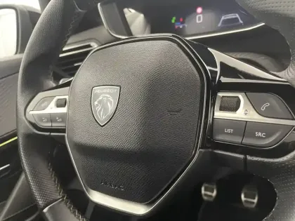 Photo 28 Peugeot 208  PureTech 100 S&S BVM6