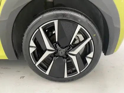 Photo 15 Peugeot 208  PureTech 100 S&S BVM6