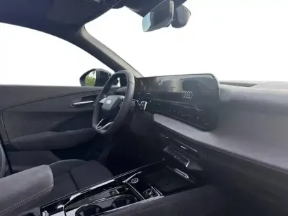 Photo 8 Audi Q3  Sportback e-hybrid 272 ch S tronic 6