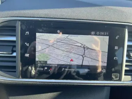 Photo 12 Peugeot 308  PureTech 130ch S&S EAT8