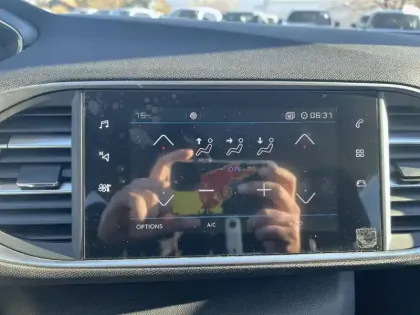 Photo 14 Peugeot 308  PureTech 130ch S&S EAT8