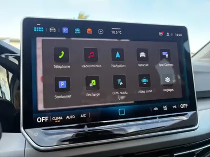 Photo 16 Volkswagen Golf  1.5 eHybrid 204 DSG6