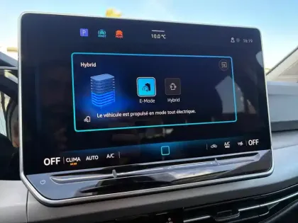 Photo 12 Volkswagen Golf  1.5 eHybrid 204 DSG6