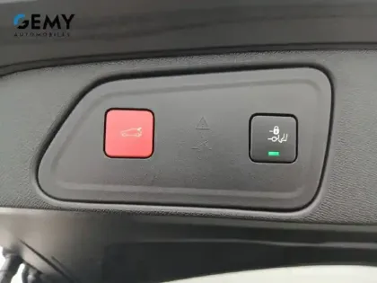 Photo 41 Peugeot 3008  Hybrid 225 e-EAT8