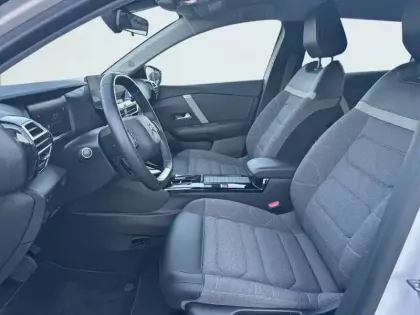 Photo 10 Citroën C4 e- 136 ch Automatique