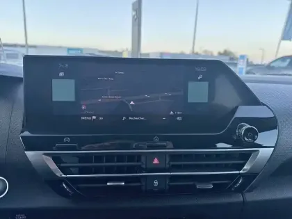 Photo 18 Citroën C4 e- 136 ch Automatique