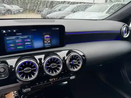 Photo 6 Mercedes Classe A  180 d 8G-DCT