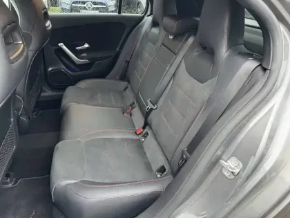 Photo 14 Mercedes Classe A  180 d 8G-DCT