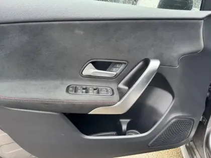 Photo 13 Mercedes Classe A  180 d 8G-DCT