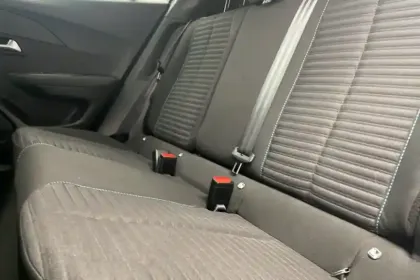 Photo 13 Peugeot 2008  PureTech 130 S&S BVM6