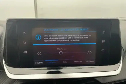 Photo 14 Peugeot 2008  PureTech 130 S&S BVM6