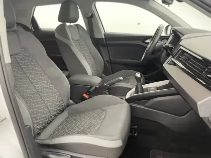 Photo 25 Audi A1  Sportback 25 TFSI 95 ch BVM5