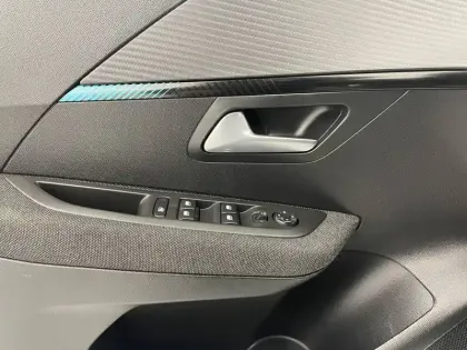 Photo 47 Peugeot 208  Electrique 50 kWh 136ch