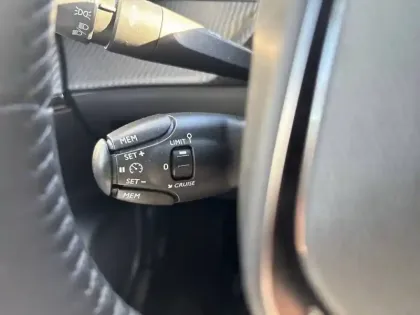 Photo 18 Peugeot 2008  Electrique 136 ch