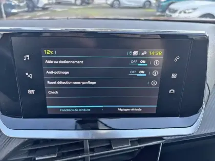 Photo 22 Peugeot 2008  Electrique 136 ch