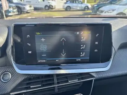 Photo 19 Peugeot 2008  Electrique 136 ch