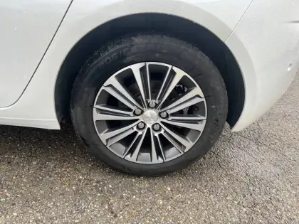 Photo 10 Peugeot 308  BlueHDi 130ch S&S EAT8