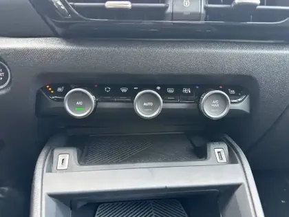 Photo 22 Citroën C4 e- X 156 ch autonomie etendue  Automatique