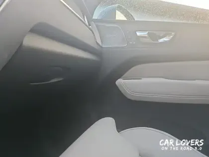 Photo 21 Volvo Xc60  T6 AWD Hybride rechargeable 253 ch+145 ch Geartronic 8