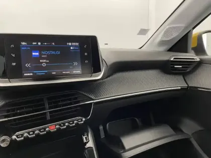 Photo 27 Peugeot 208  PureTech 100 S&S BVM6