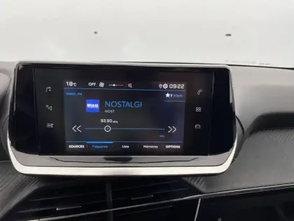 Photo 19 Peugeot 208  PureTech 100 S&S BVM6