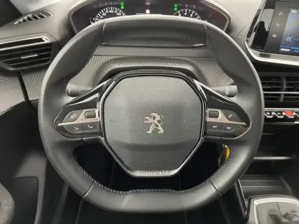 Photo 22 Peugeot 208  PureTech 100 S&S BVM6