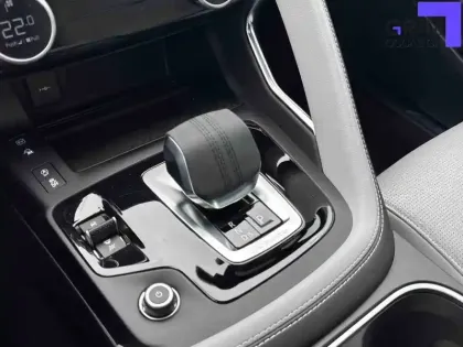 Photo 76 Jaguar E-Pace  P270e ch PHEV AWD BVA