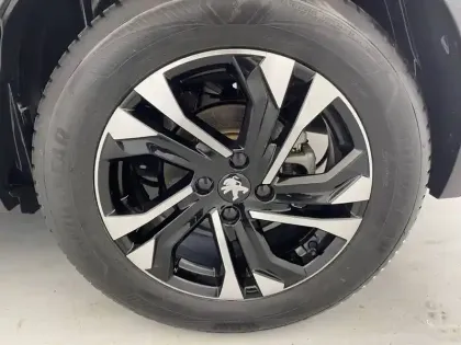 Photo 18 Peugeot 2008  Electrique 136 ch