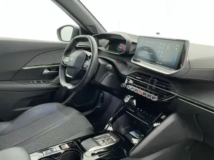 Photo 25 Peugeot 2008  Electrique 136 ch