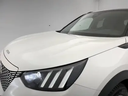 Photo 24 Peugeot 2008  Electrique 136 ch