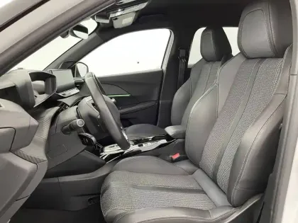 Photo 13 Peugeot 2008  Electrique 136 ch